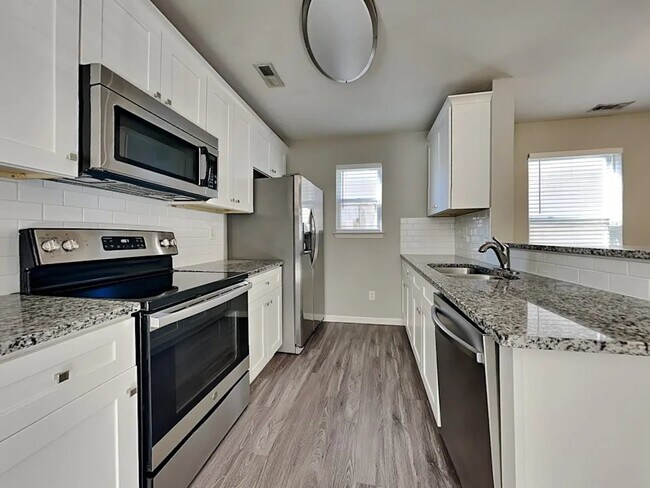 Foto del edificio - 3926 Damask Drive