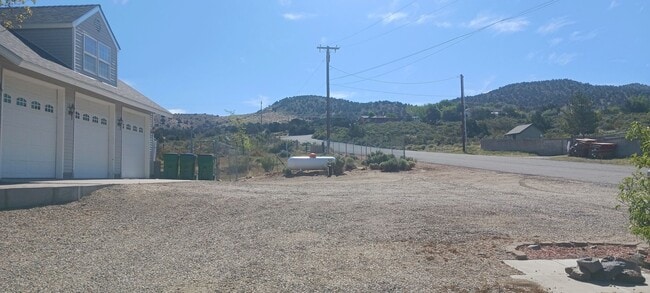 Building Photo - Spacious Home by Carson River