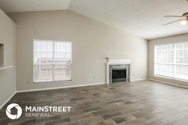 Building Photo - 6820 Lyndale Dr