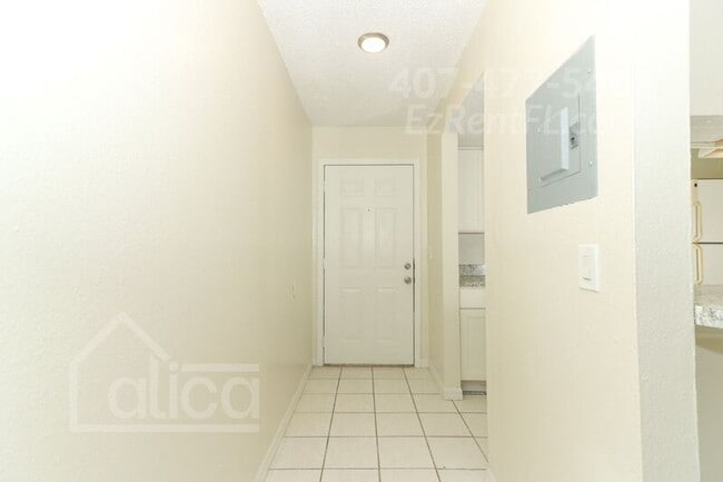 Building Photo - 1828 Blossom Ter