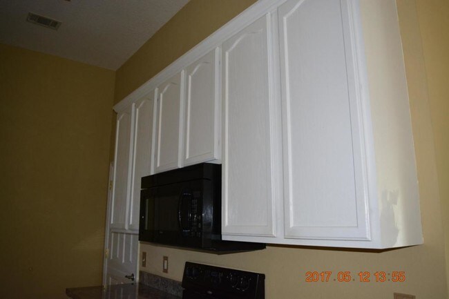 Building Photo - 701 Bobcat Ct