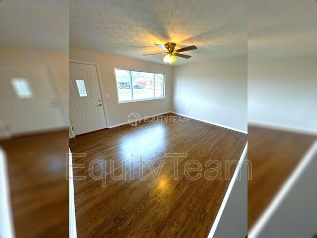 Foto del edificio - 10920 Crystalhill Ct