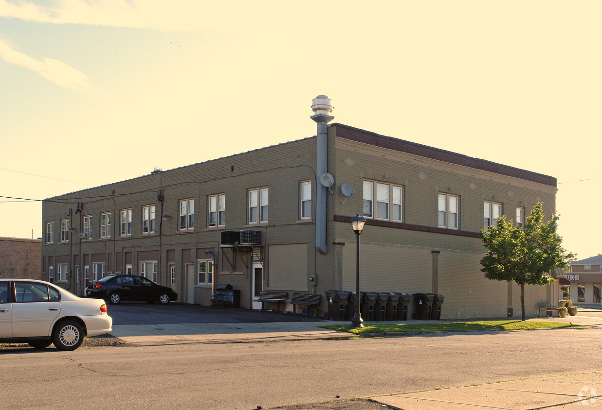 Building Photo - 2516-2526 Elmwood Ave