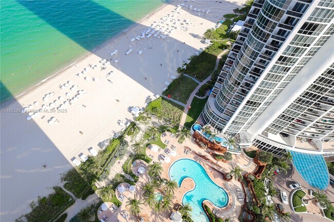 Building Photo - 18201 Collins Ave
