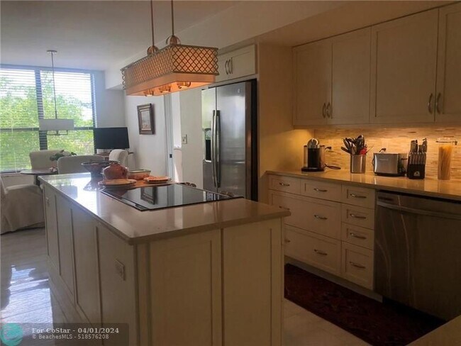 Building Photo - 7563 Imperial Dr