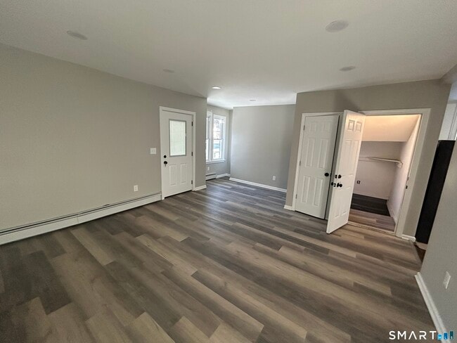 Building Photo - 95 Cedar St