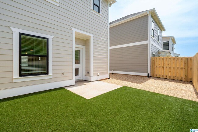 Building Photo - 105 Huntley Dr