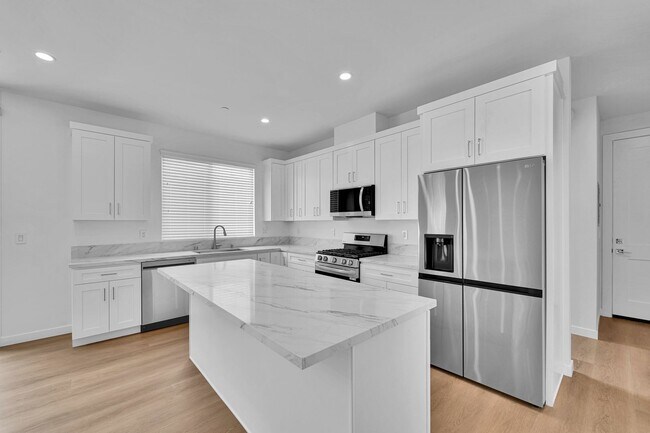 Foto del edificio - Modern Brand new 5-Bedroom Home for Lease ...
