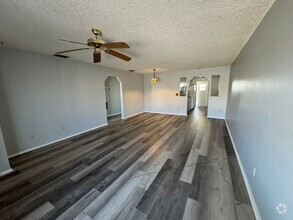 Building Photo - 611 Ridge Ter