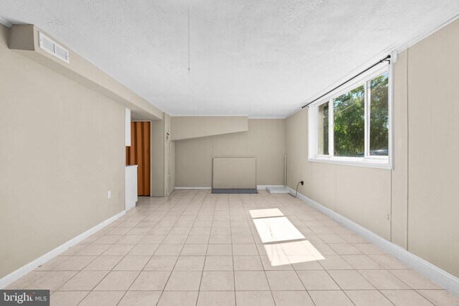 Building Photo - 10879 MD-108