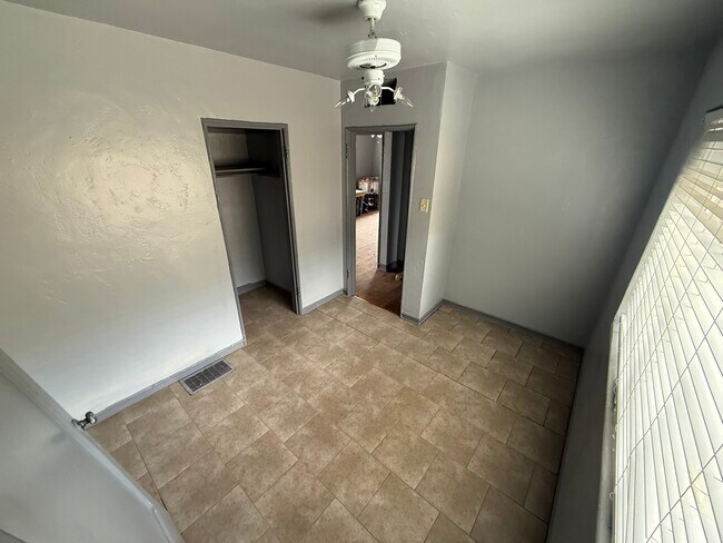 Bedroom 2 - 2527 Fort Blvd