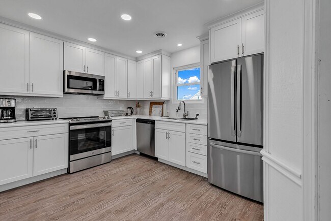 Building Photo - Winter raised beach home rental in Cherry ...