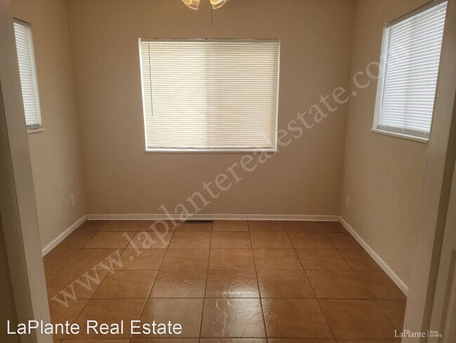 Building Photo - 2 br, 1 bath House - 2211 W Sylvania Avenue