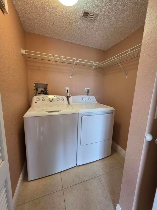 Building Photo - 1484 Lake Crystal Dr