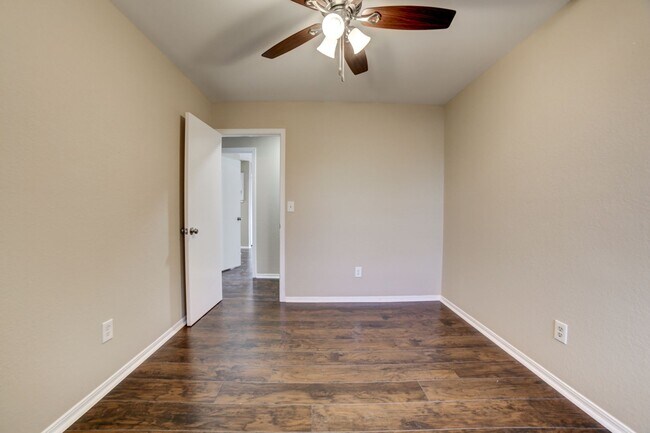 Building Photo - 3 Bed 2 Bath South Tulsa! Union Schools!