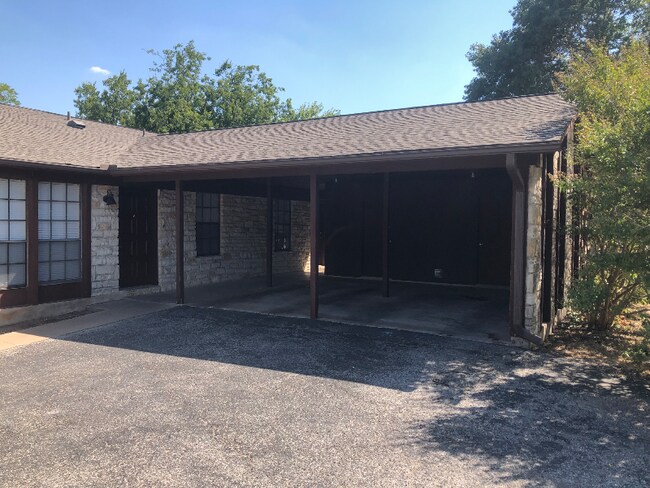 Building Photo - 702 Ranch Rd