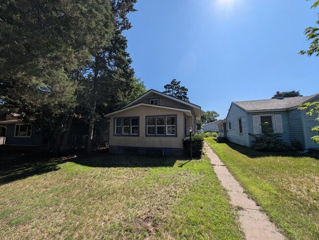 Foto del edificio - 772 Hillview Ave