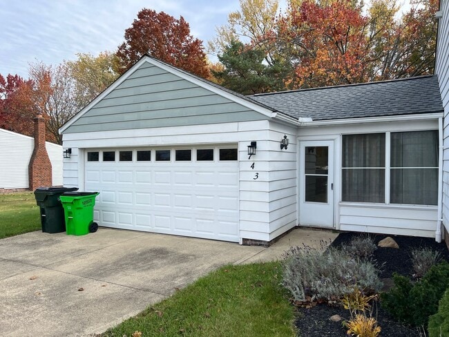 Foto del edificio - 743 Lander Rd