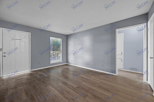 Foto del edificio - Lovely 2/1 Duplex in Arlington!