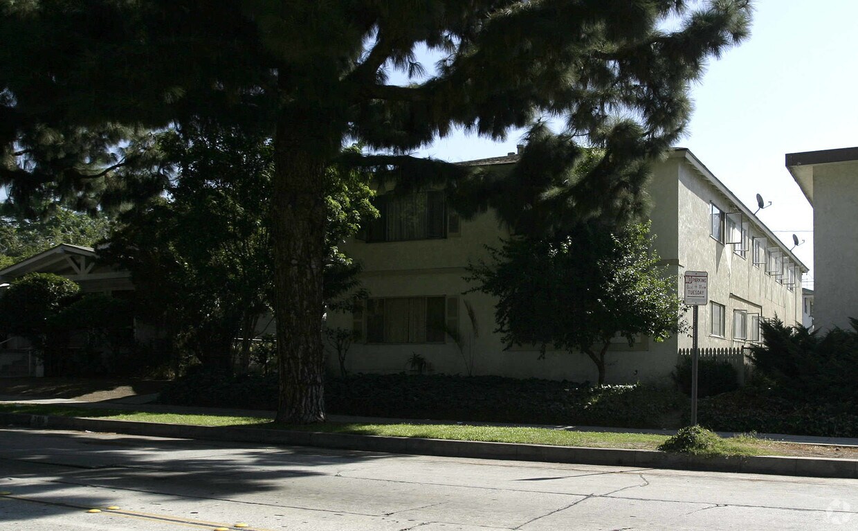 Primary Photo - 7616 Pickering Ave