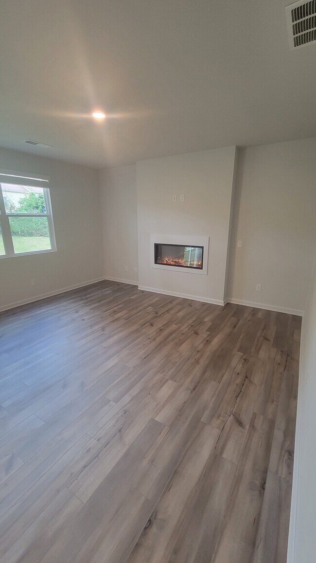 Building Photo - 1049 Prudence Dr
