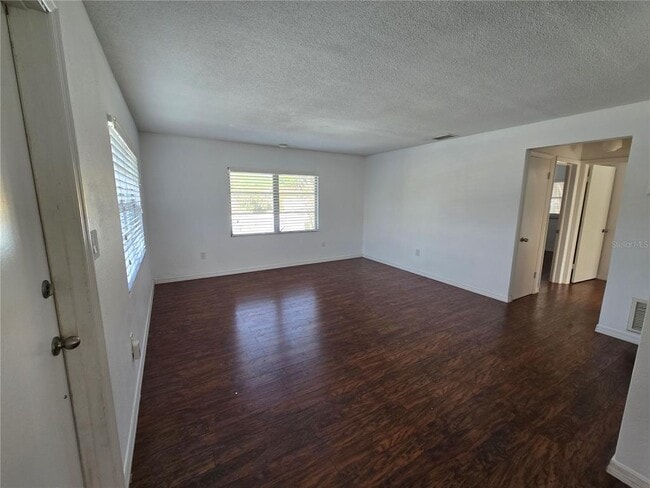 Foto del edificio - 609 Woodlawn Blvd