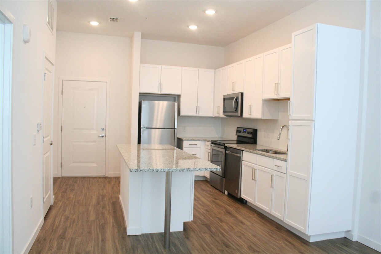 Foto principal - 302 Lake Ave