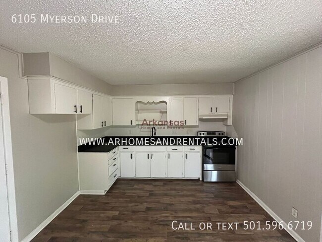 Foto del edificio - 6105 Myerson Dr