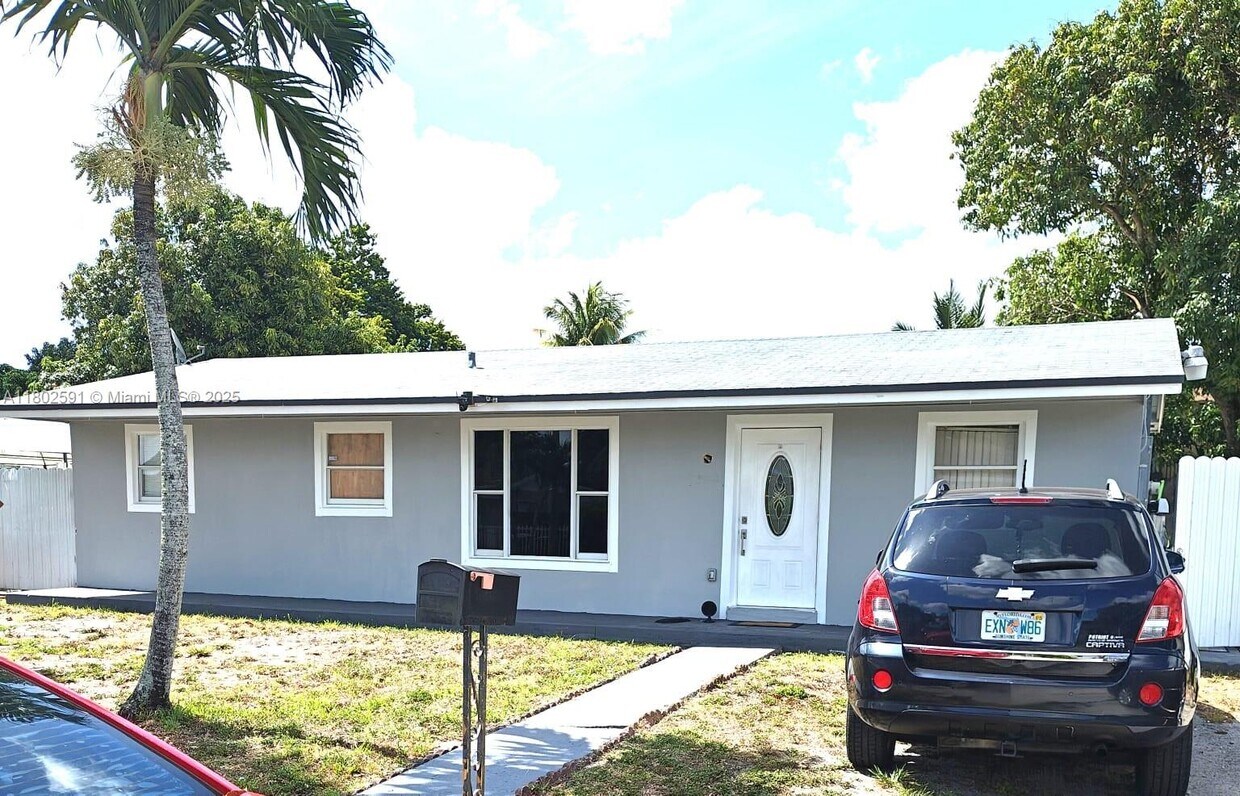 Primary Photo - 3404 NW 181st St
