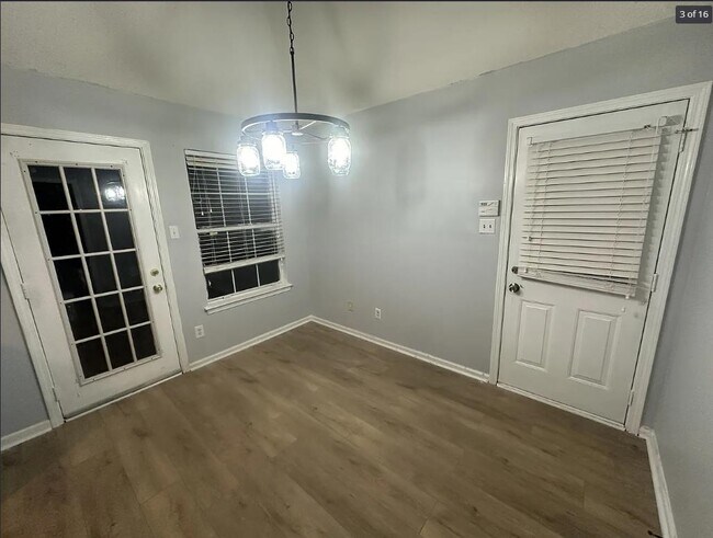 Foto del edificio - 4569 Columbia Woods Ln