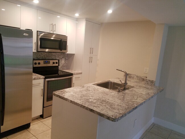 Foto del edificio - 2725 W 64th PL