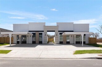 Building Photo - 4305 Heron Ave
