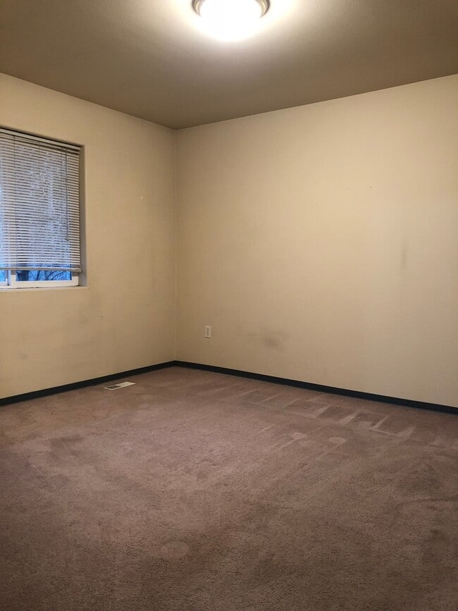 Building Photo - 1730 W Melanie Ave