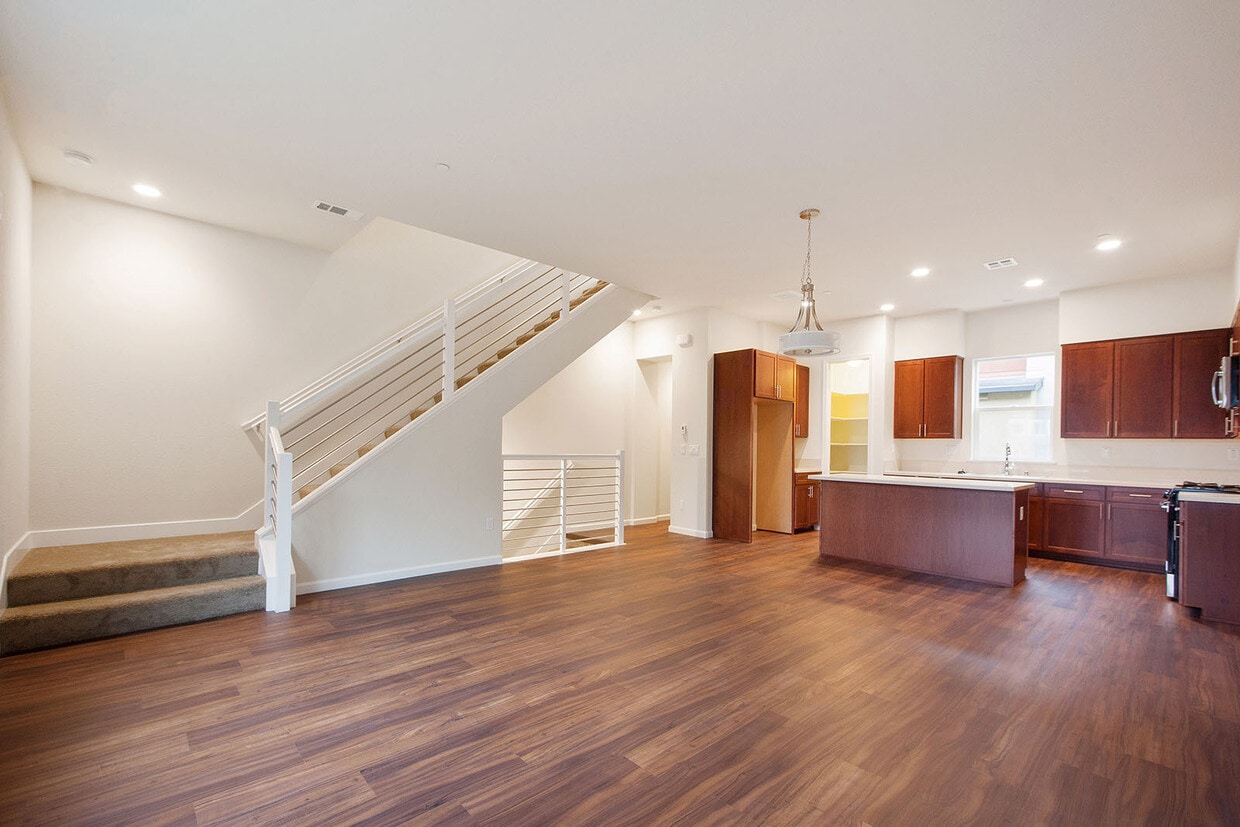 Primary Photo - New and modern 2 bedroom townhome just ste...