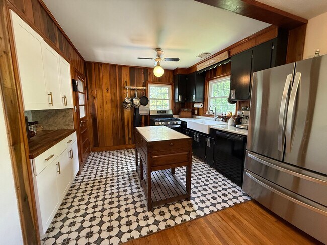 Foto del edificio - 1427 E 48th St