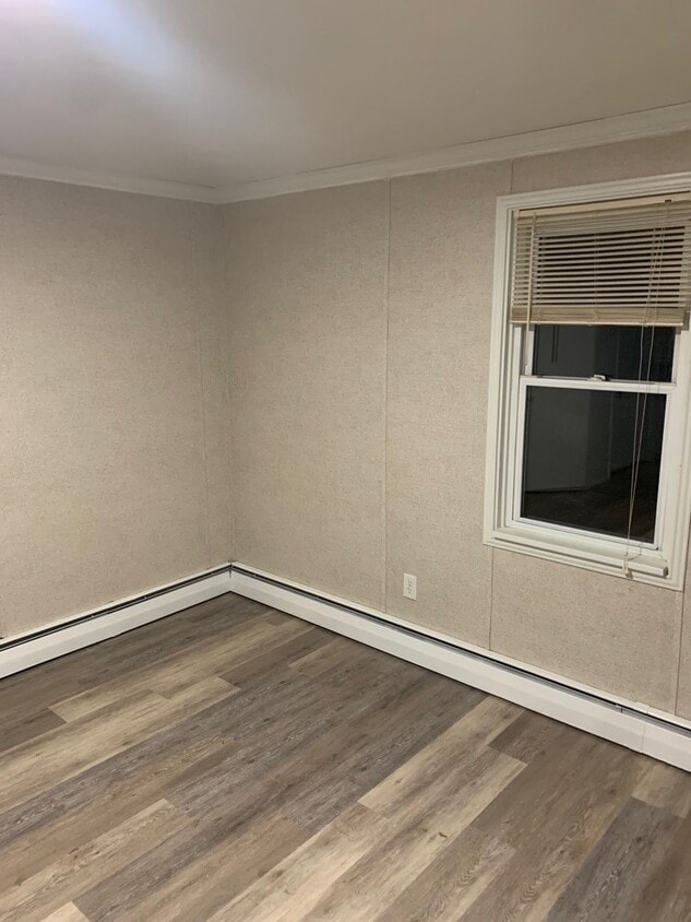 Building Photo - 1 E Broad St