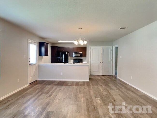 Building Photo - 5306 Everett Loop