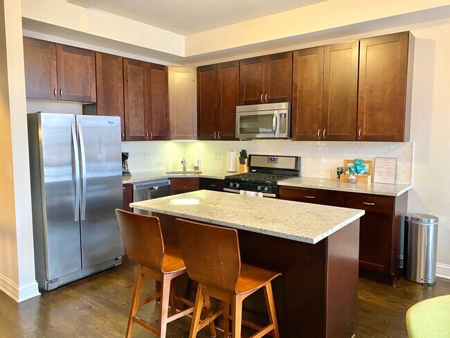 Foto del edificio - 939 W Armitage Ave