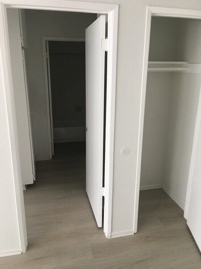 Hallway - 815 Crenshaw Blvd