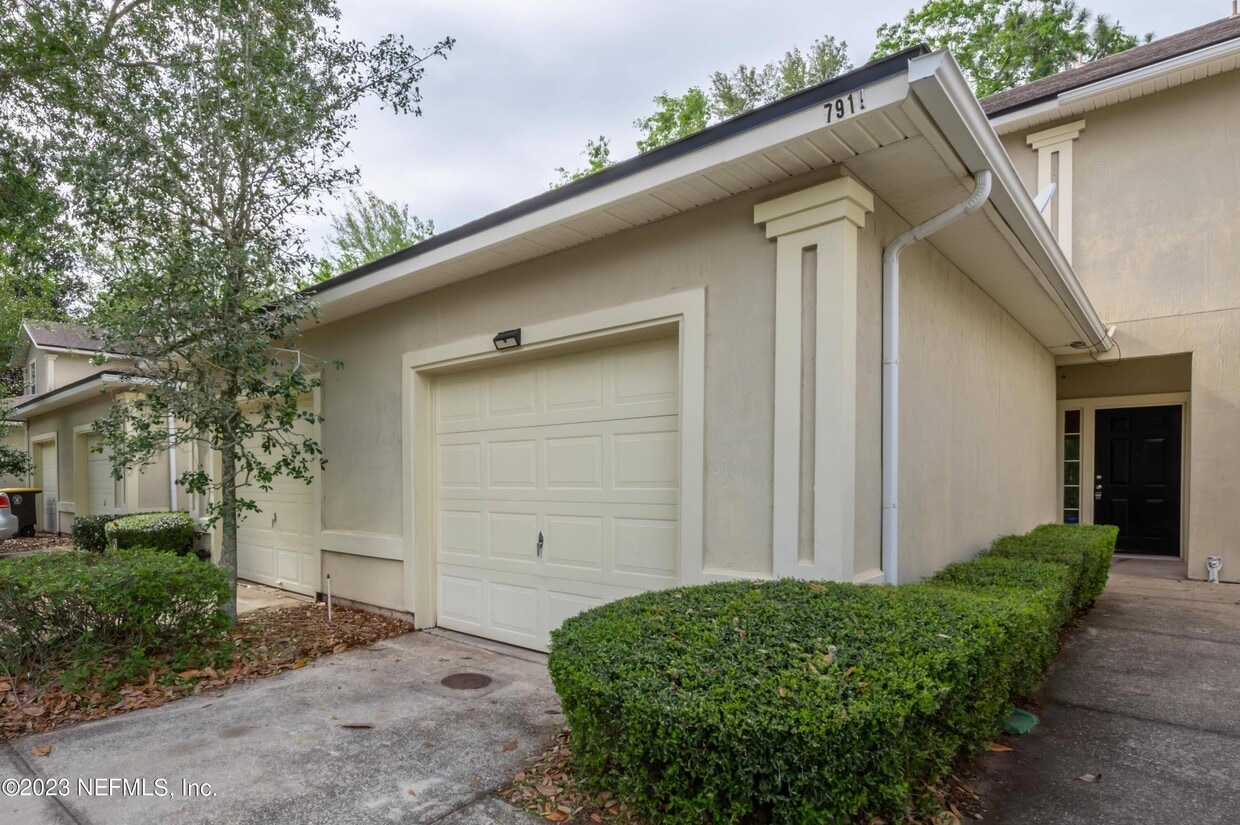 7919 Melvin Rd, Jacksonville, FL 32210 Townhome Rentals in