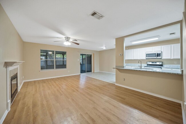 Building Photo - 3 Bedroom/2.5 Bath The Village at Rustic S...