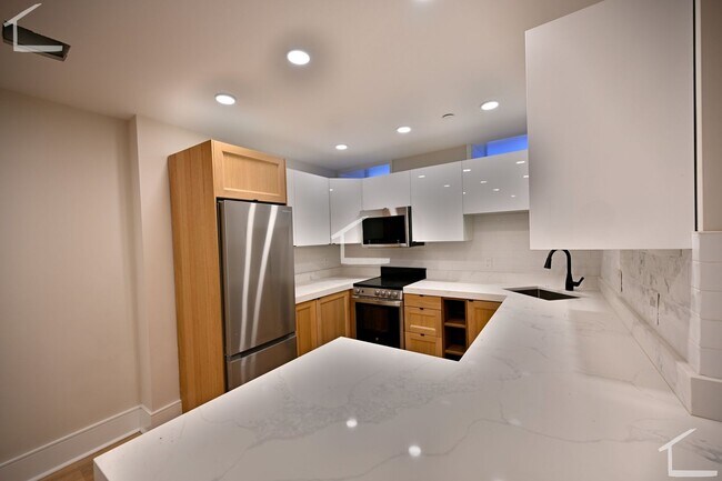 Foto del edificio - Newly renovated Bay Village 2-bed; Available for May or June!
