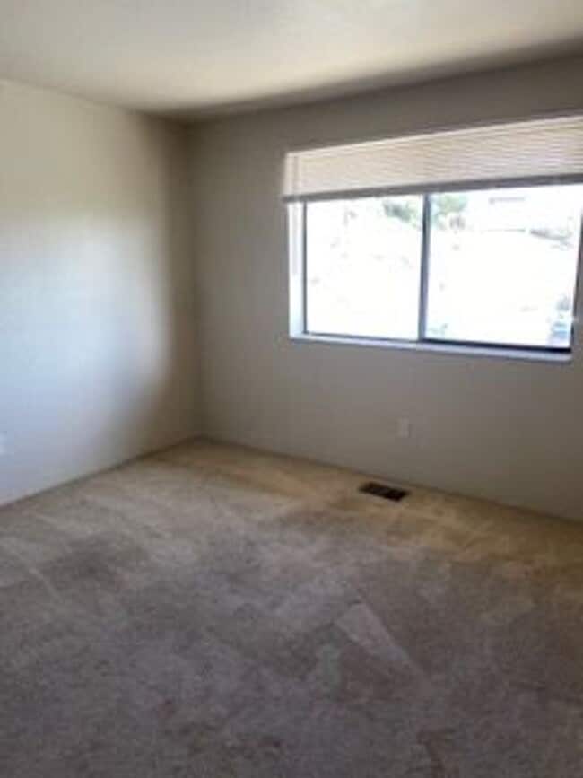 Building Photo - 3627 Gypsum Rd