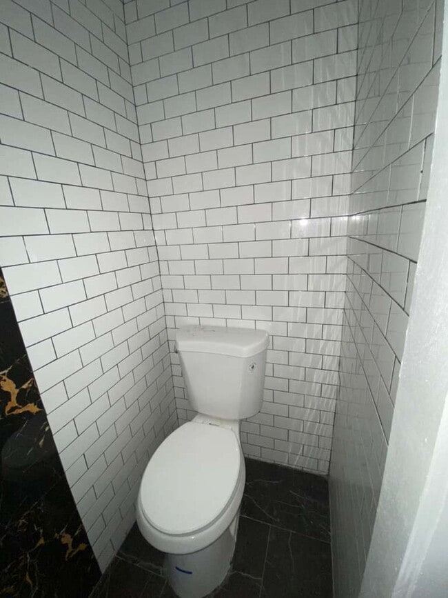 Building Photo - 62B Yonkers Ave
