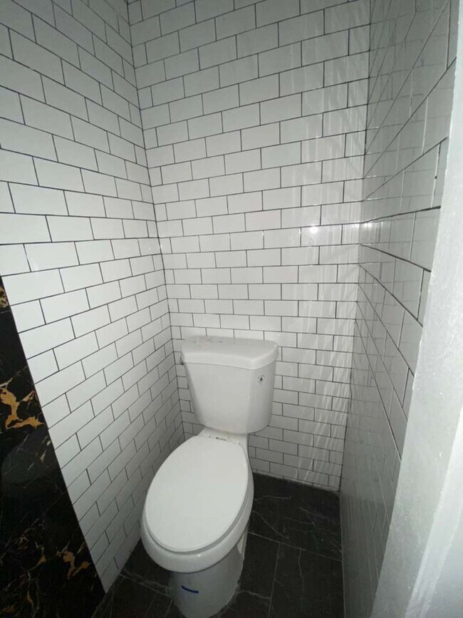 Foto del edificio - 62B Yonkers Ave