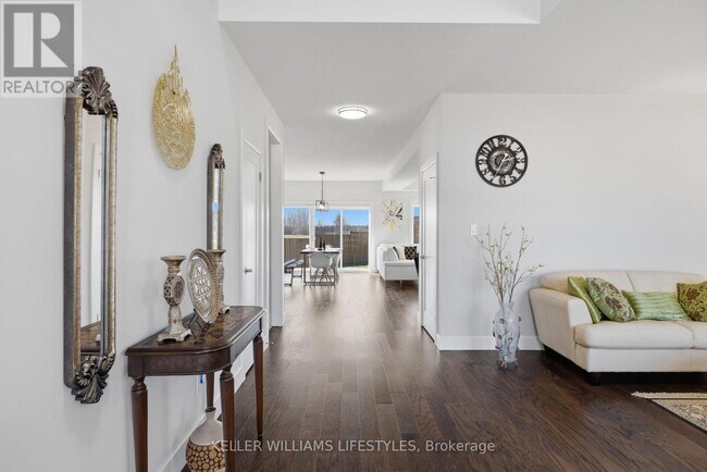 Photo du bâtiment - 1615 Sandridge Ln