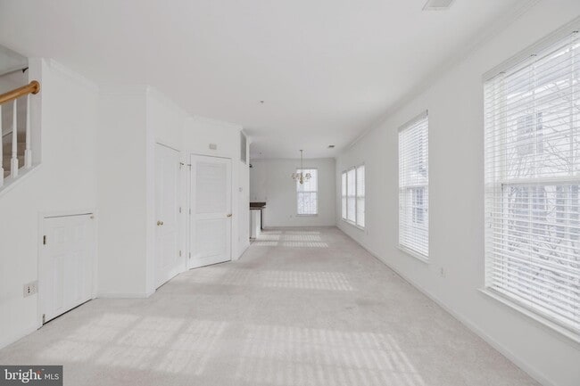 Building Photo - 5108 English Terrace