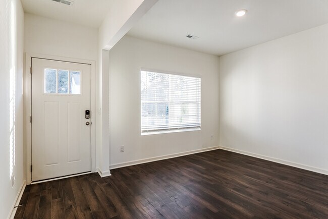 Foto del edificio - 5580 Timber Leaf Lp
