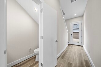 Building Photo - 7510 Sandle St