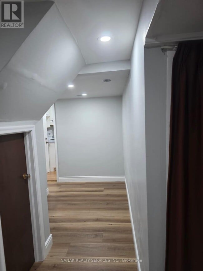 Building Photo - 24 Alhart Dr